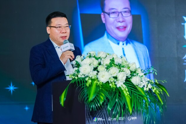 全國工商聯家具裝飾業商會副會長、月星家居新零售連鎖集團總裁許驚鴻